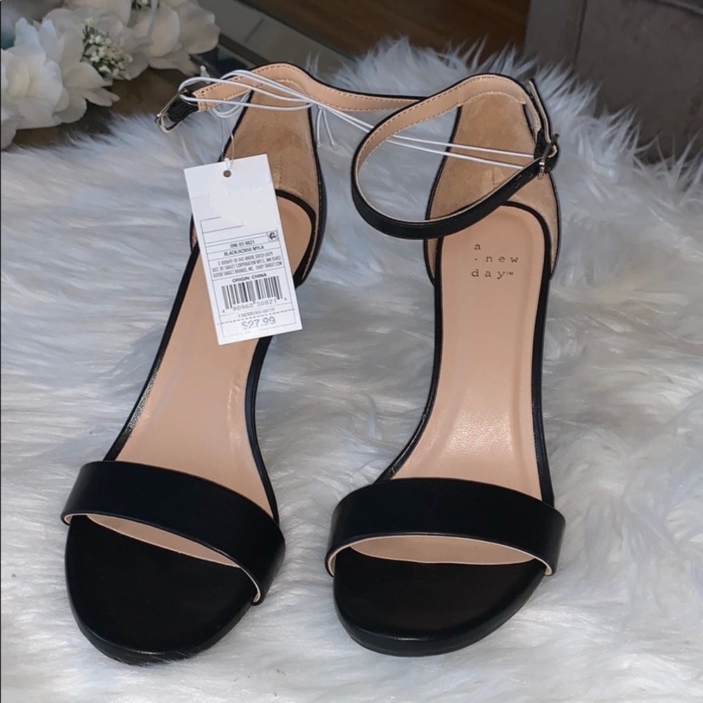 Women black heel sandal